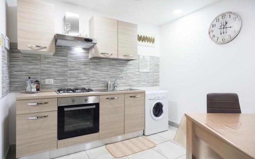 Graphite House Apartment เนเปิลส์ ภายนอก รูปภาพ
