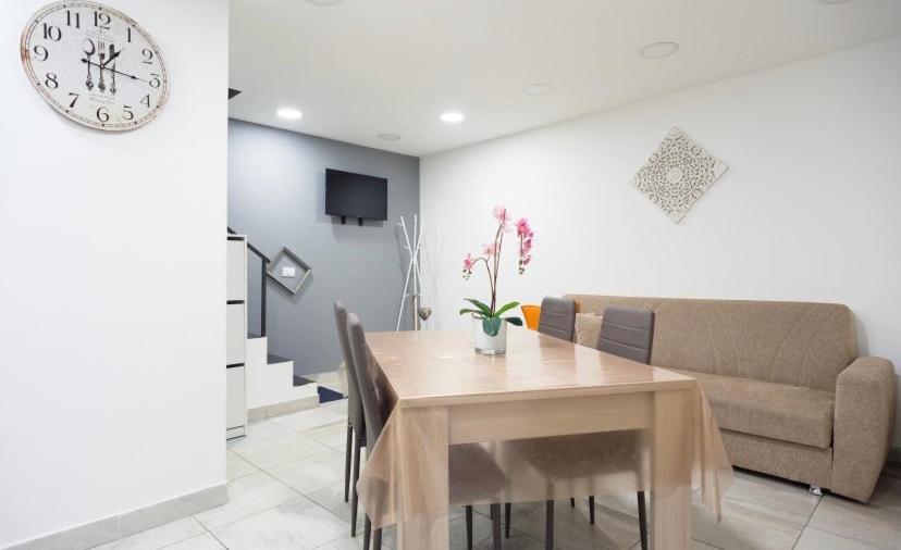 Graphite House Apartment เนเปิลส์ ภายนอก รูปภาพ