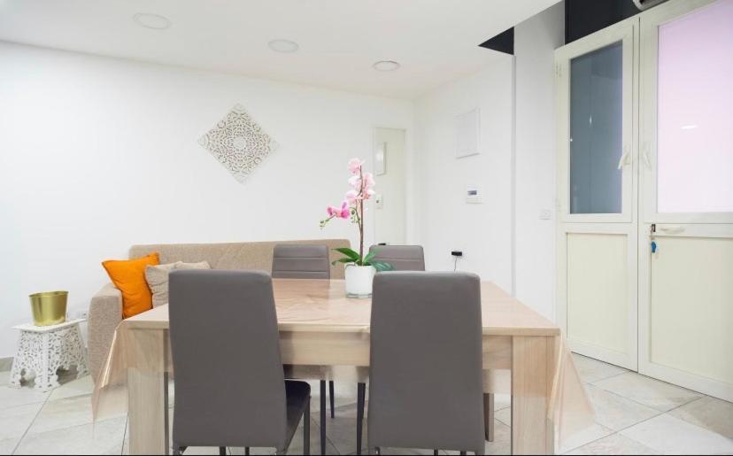 Graphite House Apartment เนเปิลส์ ภายนอก รูปภาพ