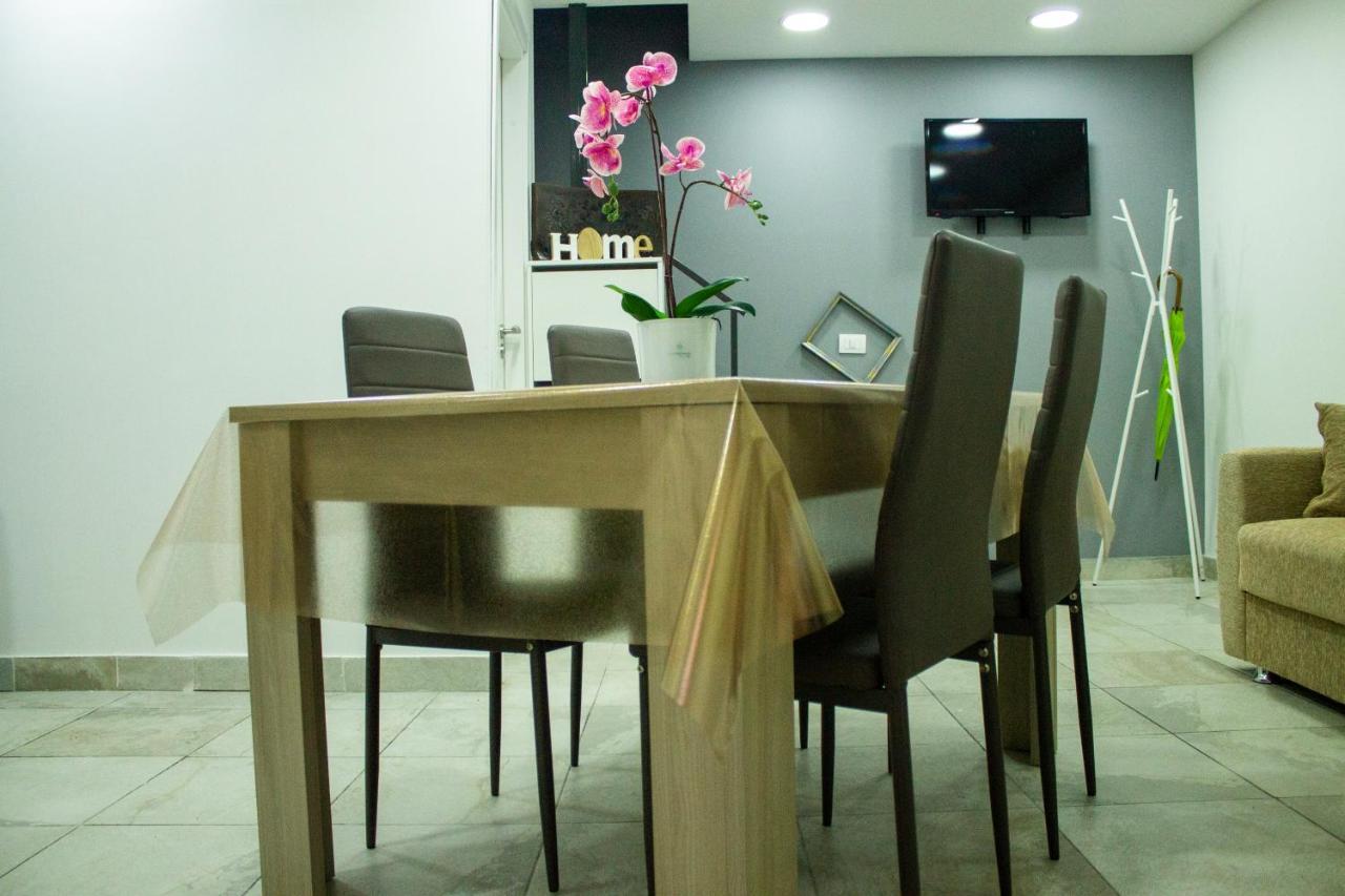 Graphite House Apartment เนเปิลส์ ภายนอก รูปภาพ