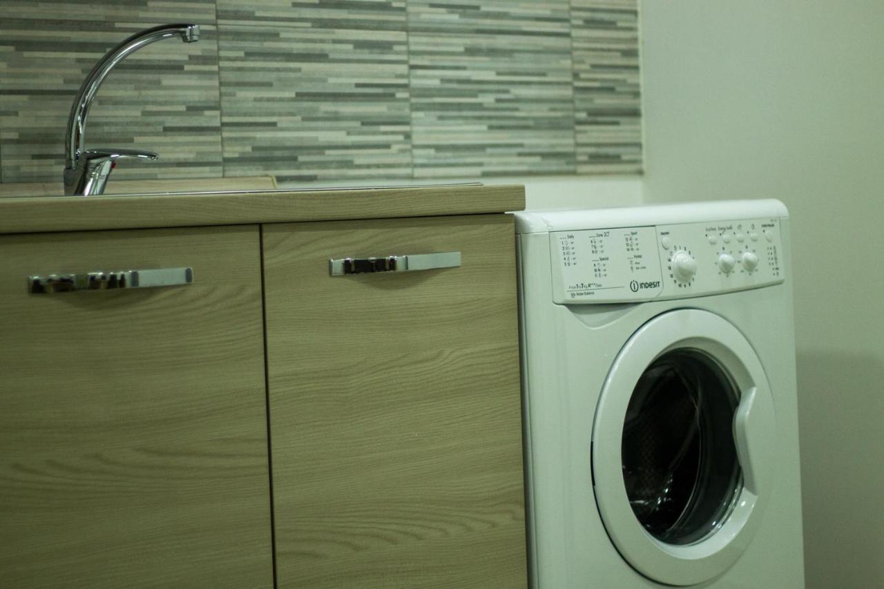 Graphite House Apartment เนเปิลส์ ภายนอก รูปภาพ