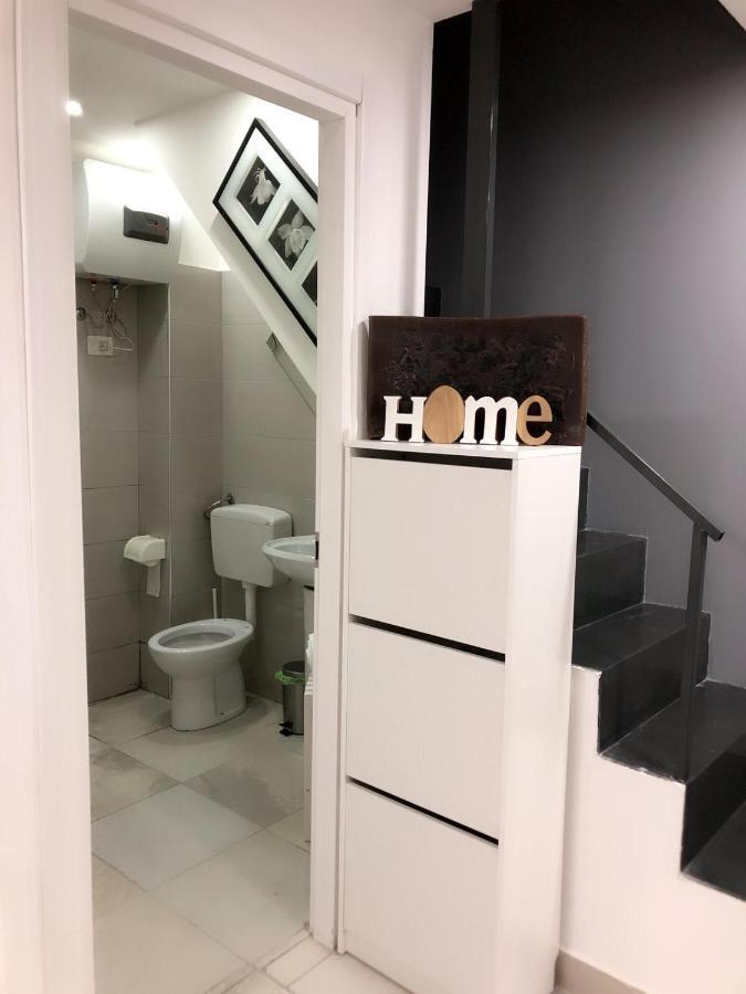 Graphite House Apartment เนเปิลส์ ภายนอก รูปภาพ
