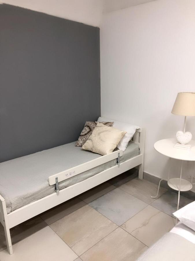 Graphite House Apartment เนเปิลส์ ภายนอก รูปภาพ